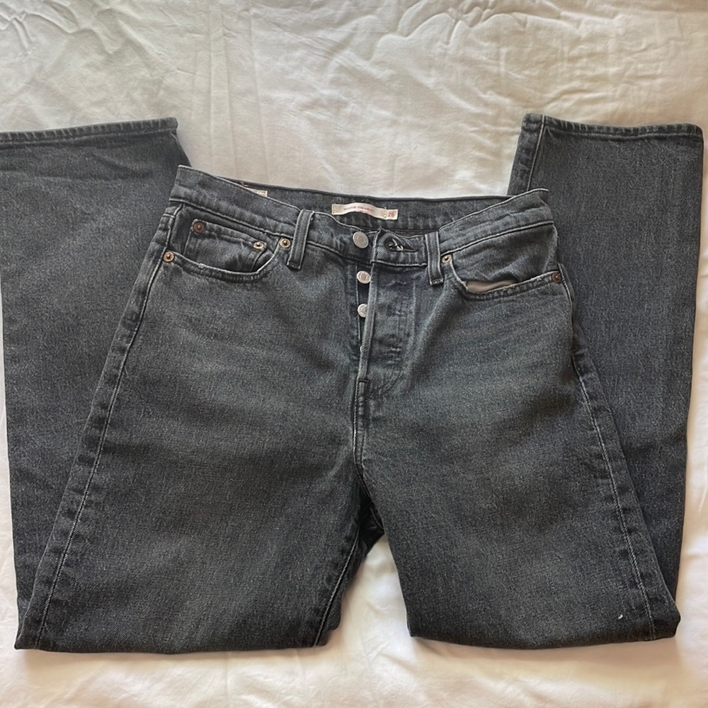 Levi NWOT black straight leg Jeans